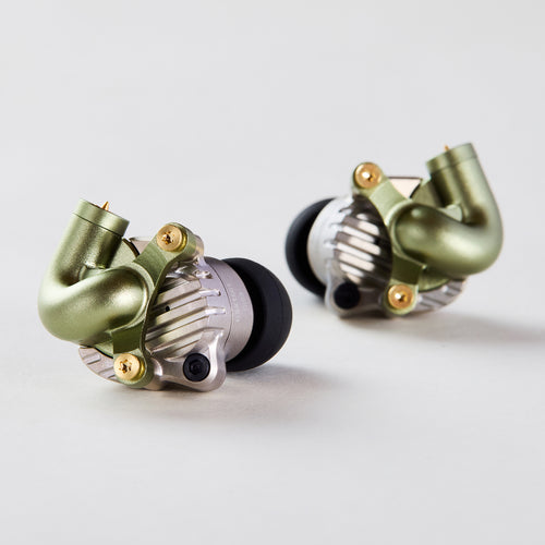 ACOUSTUNE 「C:03」鋅白銅腔體 +「M:02G」限量有線模組｜官方產品圖｜2
